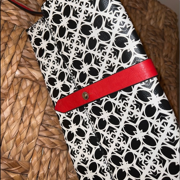 The Limited ENVELOPE CLUTCH/WRISTLET in red, white & black geometric design EUC - Picture 2 of 10